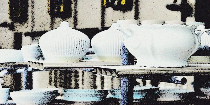 Manufakturen-Blog-PopArt-Projekt: Am Brennofen, beige (Foto: Wigmar Bressel) - basiernd auf einem Foto in der Produktion der thüringischen Porzellanmanufaktur Reichenbach