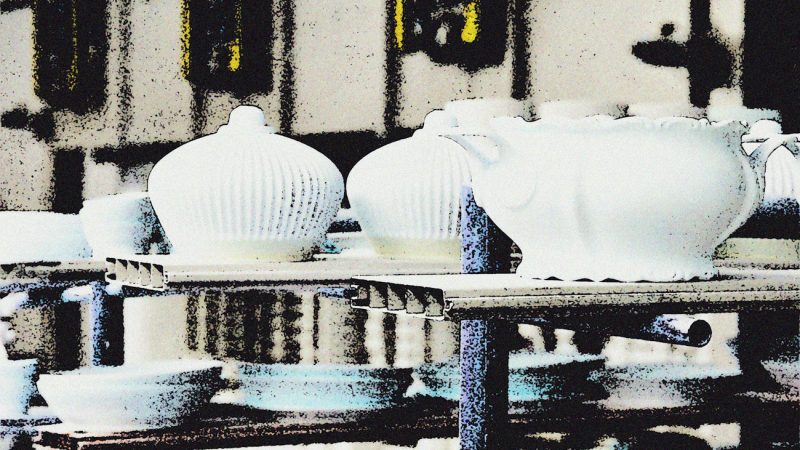 Manufakturen-Blog-PopArt-Projekt: Am Brennofen, beige (Foto: Wigmar Bressel) - basiernd auf einem Foto in der Produktion der thüringischen Porzellanmanufaktur Reichenbach