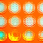 Manufakturen-Blog-PopArt-Projekt: Teller X (Fahnen), orange (Foto: Wigmar Bressel) - basierend auf einem Foto bei Weimar-Porzellan, der Porzellanmanufaktur in Blankenhain; es handelt sich um Teller an einer Wand mit historischen Dekoren aus mehr als 200 Jahren der langen Firmengeschichte (1790 - 2018)...