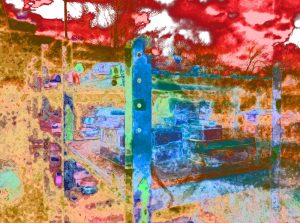 Manufakturen-Blog-PopArt-Projekt: Formen VI, blau (Foto: Wigmar Bressel) - basierend auf einem Foto durch eine Fensterscheibe in ein Formenlager von Weimar-Porzellan (1790 - 2018), der Porzellanmanufaktur im thüringischen Blankenhain