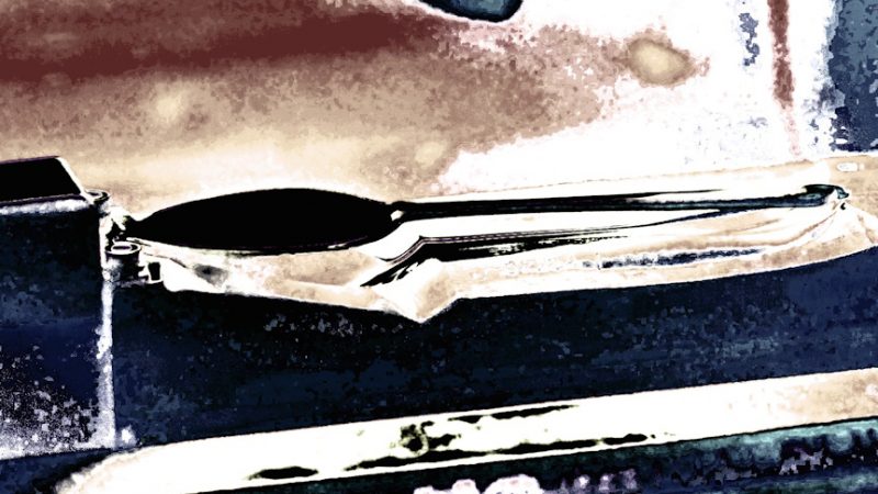 Manufakturen-Blog-PopArt-Projekt: Die Presse, blau (Foto: Wigmar Bressel) - basierend auf einem Foto von Martin Specht beim Prägen in der Silberwarenmanufaktur Wilkens in Bremen-Hemelingen