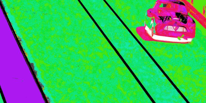 Manufakturen-Blog-PopArt-Projekt: Nachtrennen, lila (Foto: Wigmar Bressel) - basierend auf einem Foto von Jürgen Betz während des Autorennens 'Le Mans Classic 2018' vom Borgward Hansa Renncoupé 1500, das von der Borgward Zeitmanufaktur, der Uhrenmanufaktur aus Efringen-Kirchen, gesponsert wurde