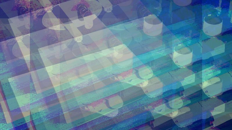 Manufakturen-Blog-PopArt-Projekt: Badezimmer III, blau (Foto: Wigmar Bressel) - basierend auf einem Foto aus der Möbelmanufaktur Diedrichs Creativ-Bad in Hallenberg