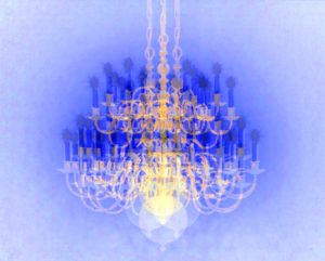 Manufakturen-Blog-PopArt-Projekt: Der Kronleuchter, ultramarienblau (Foto: Wigmar Bressel) - basierend auf einem Foto der LMW Leuchten-Manufactur in Wurzen von einem ihrer berühmten Kronleuchter