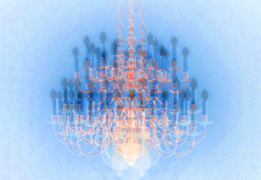 Manufakturen-Blog-PopArt-Projekt: Der Kronleuchter, hellblau (Foto: Wigmar Bressel) - basierend auf einem Foto der LMW Leuchten-Manufactur in Wurzen von einem ihrer berühmten Kronleuchter