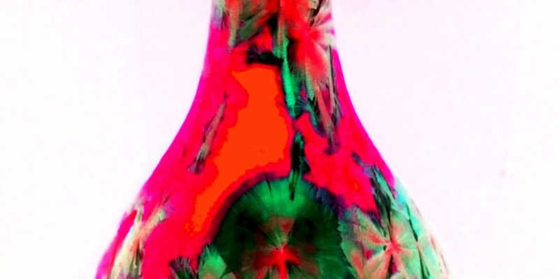 Manufakturen-Blog-PopArt-Projekt: Vase, zinoberrot (Foto: Wigmar Bressel) - basierend auf einem Foto von einer Vase mit Kristallglasur am Messestand der Porzellanmanufaktur Meissen auf der Frankfurter Messe 'Ambiente 2019'