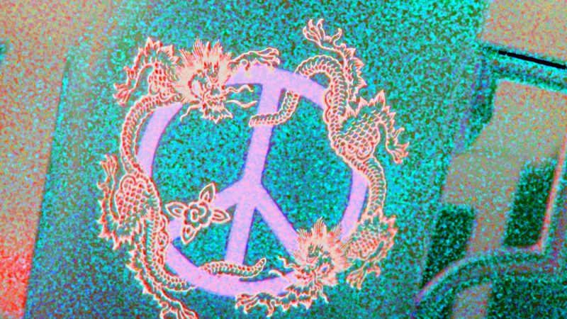 Manufakturen-Blog-PopArt-Projekt: Peace Mug, jade (Foto: Wigmar Bressel) - basierend auf einem Foto in der 'Erlebniswelt Meissen' von einem der neuen Kaffeebecher aus der Produktion der Porzellanmanufaktur Meissen