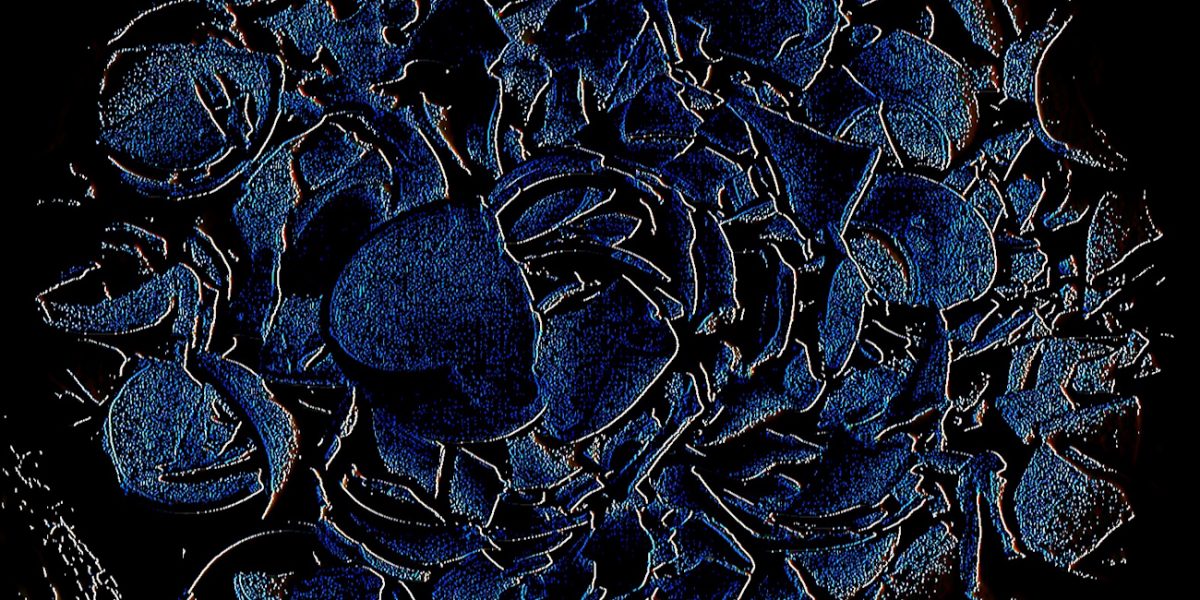 Manufakturen-Blog-PopArt-Projekt: Die blaue Blume, bei Nacht (Foto: Wigmar Bressel) - basierend auf einem Foto von Michael Bode von Bruch im Rohzustand in der Zeller Keramik in Zell am Harmersbach