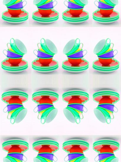 Manufakturen-Blog-PopArt-Projekt: 64 Tassen, lindgruen / rot (Foto: Wigmar Bressel) - basierend auf einem Foto von gestapelten Teetassen der Serie 'Colourmix' aus der Porzellanmanufaktur Reichenbach in Thüringen