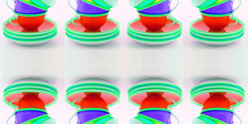 Manufakturen-Blog-PopArt-Projekt: 64 Tassen, lindgruen / rot (Foto: Wigmar Bressel) - basierend auf einem Foto von gestapelten Teetassen der Serie 'Colourmix' aus der Porzellanmanufaktur Reichenbach in Thüringen