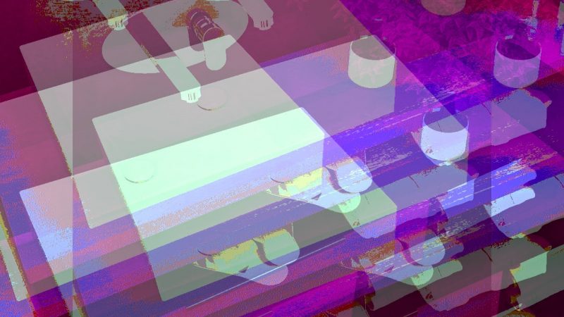 Manufakturen-Blog-PopArt-Projekt: Badezimmer I, bordeaux (Foto: Wigmar Bressel) - basierend auf einem Foto aus der Ausstellung in der Möbelmanufaktur Diedrich's Creativ-Bad in Hallenberg