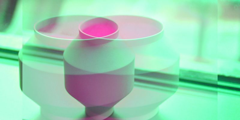 Manufakturen-Blog-PopArt-Projekt: Zwei Windlichter, rosa / lindgrün (Foto: Wigmar Bressel) - basierend auf einem Foto eines Windlichts von Mark Braun aus der Produktion der Königlichen Porzellanmanufaktur im KPM Hotel & Residences