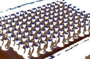 Manufakturen-Blog-PopArt-Projekt: Army of Angels, schokobraun (Foto: Wigmar Bressel) - basierend auf einem Foto in der Produktion von Günter Reichels 'Werkstatt moderner Figurenbildnerei' in Pobershau bei Marienberg