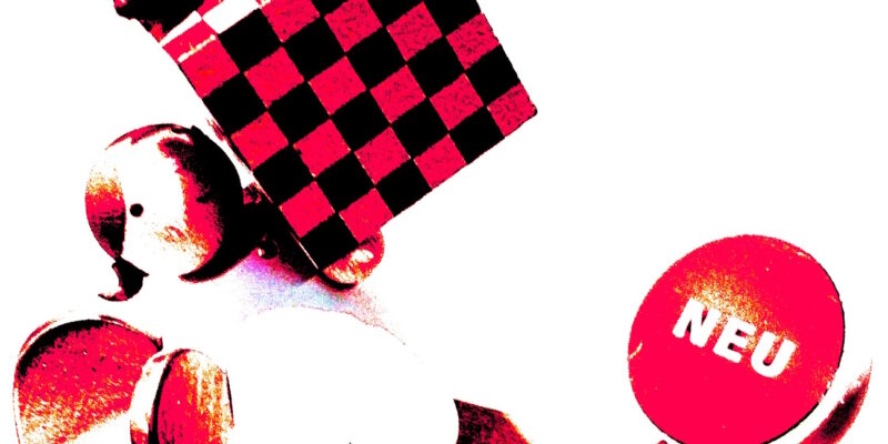 Manufakturen-Blog-PopArt-Projekt: Geschenk mit Maus, rot & neu (Foto: Wigmar Bressel) - basierend auf einem Foto am Messestand von Günter Reichels Werkstatt moderner Figurenbildnerei auf der 'Ambiente' 2020 in Frankfurt am Main