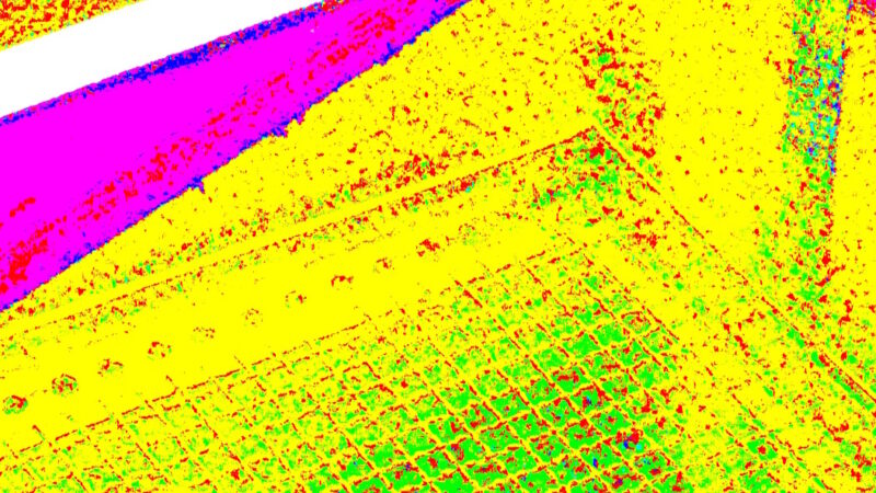 Manufakturen-Blog-PopArt-Projekt: Die goldene Kaviarschaufel, gelb (Foto: Wigmar Bressel) - basierend auf einem Foto einer Kaviarschaufel im Säurebad zum Entfetten in der Produktion der Besteckmanufaktur von Koch & Bergfeld in Bremen