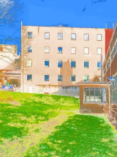 Manufakturen-Blog-PopArt-Projekt: Porzellanmanufaktur Dibbern III, creme (Foto: Wigmar Bressel) - basierend auf einem Foto vom Werk am Standort Hohenberg an der Eger der Porzellanmanufaktur aus Bargteheide