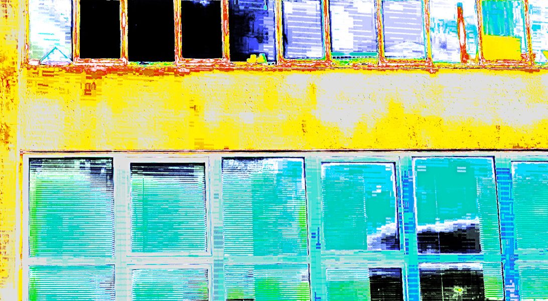 Manufakturen-Blog-PopArt-Projekt: Porzellanmanufaktur Dibbern IV, gelb (Foto: Wigmar Bressel) - basierend auf einem Foto des Werks der Porzellanmanufaktur aus Bargteheide in Hohenberg an der Eger