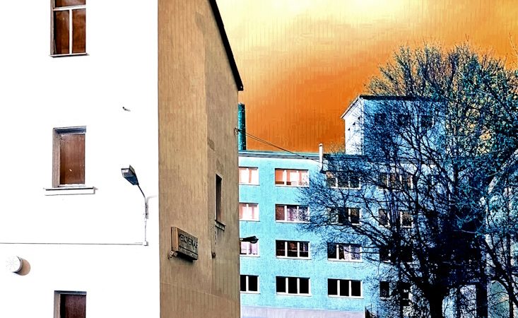 Manufakturen-Blog-PopArt-Projekt: Porzellanmanufaktur Dibbern V, orange (Foto: Wigmar Bressel) - basierend auf einem Foto von Dibberns Werk in Hohenberg an der Eger