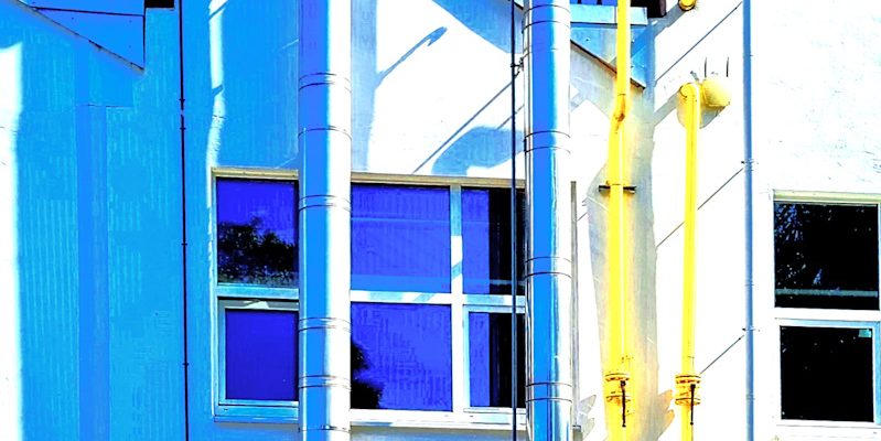 Manufakturen-Blog-PopArt-Projekt: Die Porzellanmanufaktur Fürstenberg V, blau (Foto: Wigmar Bressel) - basierend auf einem Foto des heutigen Produktionsgebäudes am Schloss