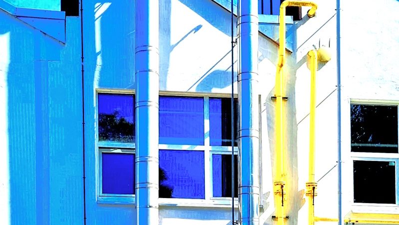 Manufakturen-Blog-PopArt-Projekt: Die Porzellanmanufaktur Fürstenberg V, blau (Foto: Wigmar Bressel) - basierend auf einem Foto des heutigen Produktionsgebäudes am Schloss