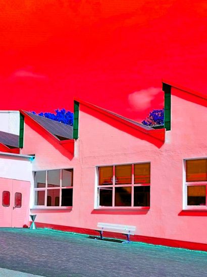 Manufakturen-Blog-PopArt-Projekt: Die Porzellanmanufaktur Fürstenberg III, zinnoberrot (Foto: Wigmar Bressel) - basierend auf einem Foto des heutigen Produktionsgebäudes am Schloss