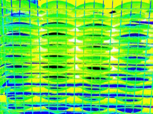 Manufakturen-Blog-Pop-Art-Projekt: Formen IV, neongrün (Foto: Wigmar Bressel) - basierend auf einem Foto von Formen zum Tellerdrehen bei Weimar-Porzellan (1790 - 2018) im thüringischen Blankenhain