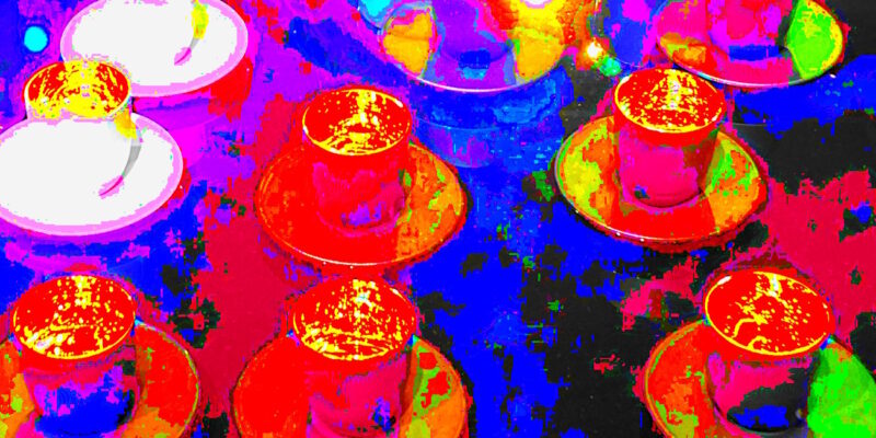 Manufakturen-Blog-PopArt-Projekt: Gläser, rot (Foto: Wigmar Bressel) - basierend auf einem Foto von Gläsern der Serie 'Cosmo' der Glashütte Eisch in Frauenau am Messestand in Frankfurt auf der 'Ambiente 2019'