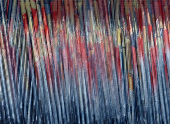 Manufakturen-Blog-PopArt-Projekt: Stichel, bunt II (Foto: Wigmar Bressel) - basierend auf einem Foto in der Produktion von Günter Reichels Werkstatt moderner Figurenbildnerei in Pobershau im Erzgebirge