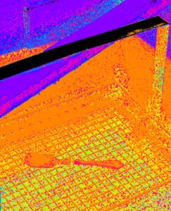 Manufakturen-Blog-PopArt-Projekt: Die goldene Kaviarschaufel, orange (Foto: Wigmar Bressel) - basierend auf einem Foto einer Kaviarschaufel im Säurebad zum Entfetten in der Produktion der Besteckmanufaktur von Koch & Bergfeld in Bremen