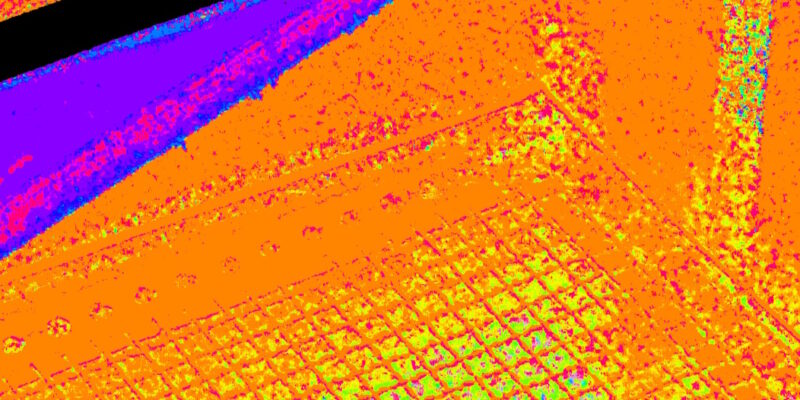 Manufakturen-Blog-PopArt-Projekt: Die goldene Kaviarschaufel, orange (Foto: Wigmar Bressel) - basierend auf einem Foto einer Kaviarschaufel im Säurebad zum Entfetten in der Produktion der Besteckmanufaktur von Koch & Bergfeld in Bremen