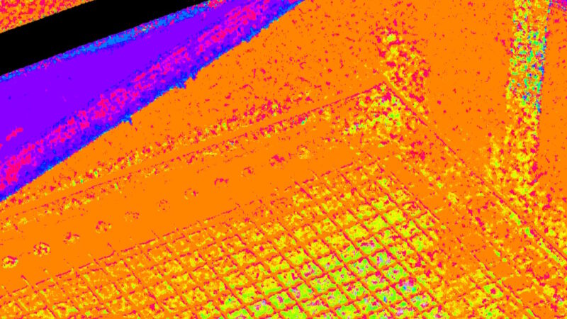 Manufakturen-Blog-PopArt-Projekt: Die goldene Kaviarschaufel, orange (Foto: Wigmar Bressel) - basierend auf einem Foto einer Kaviarschaufel im Säurebad zum Entfetten in der Produktion der Besteckmanufaktur von Koch & Bergfeld in Bremen