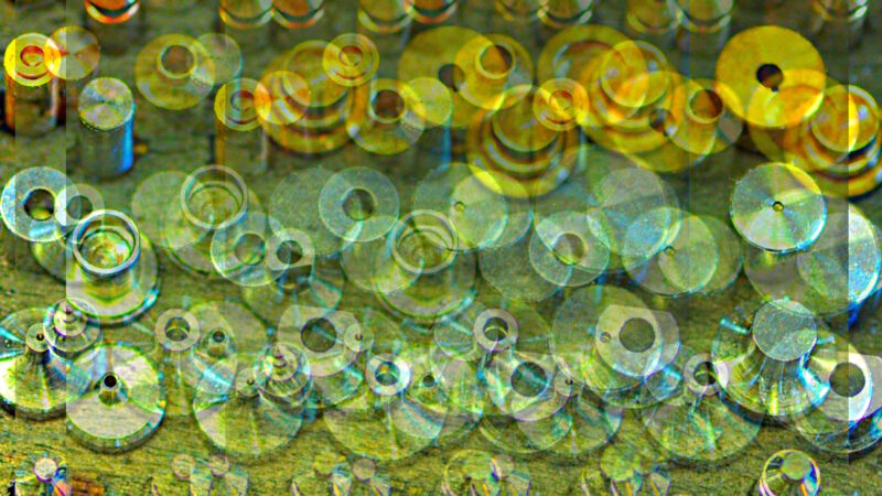 Manufakturen-Blog-PopArt-Projekt: Werkzeuge, golden (Foto: Wigmar Bressel) - basierend auf einem Foto von Werkzeugen in der Montage der Uhrenmanufaktur Tutima in Glashütte