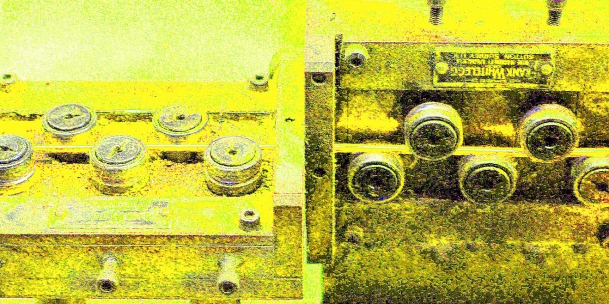 Manufakturen-Blog-PopArt-Projekt: Kupferdrahtzuschnitt, gelb II (Foto: Wigmar Bressel) - basierend auf einem Foto in der Produktion der Lampenschirmmanufaktur Urban in Arnsberg