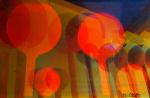 Manufakturen-Blog-PopArt-Projekt: Stahlformen I, orange Hologramm (Foto: Wigmar Bressel) - basierend auf einem Foto vom Hologramm von Jürgen Eichler zum Foto 'Stahlformen I, orange' für die Ausstellung 'Wigmar Bressel - #ManufakturenBlogArtProjekt' im Direktorenhaus Museum für Kunst, Handwerk, Design in Berlin im Jahr 2021