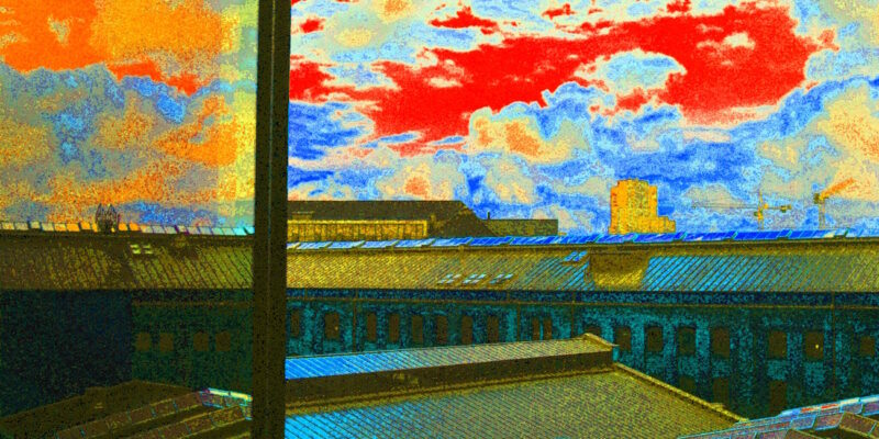 Manufakturen-Blog-PopArt-Projekt: Dächer (Die Königliche Porzellan-Manufaktur), rot (Foto: Wigmar Bressel) - basierend auf einem Foto aus dem KPM Hotel & Residences auf den Hof des KPM-Quartiers in der Wegelystraße in Berlin