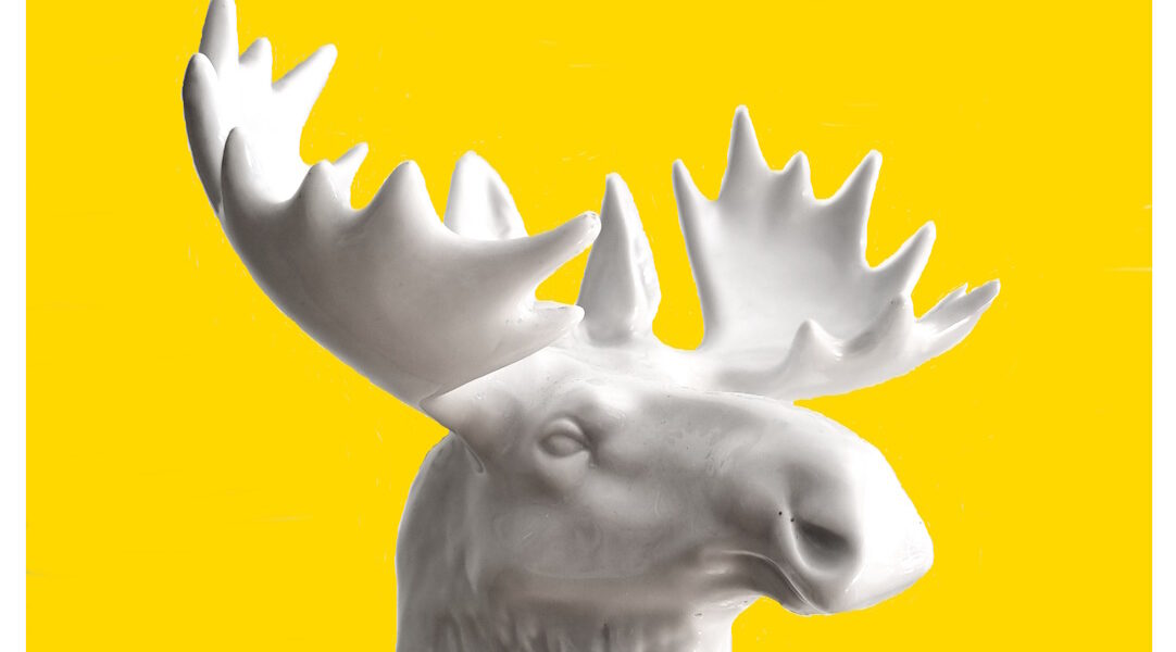 Manufakturen-Blog-PopArt-Projekt: Aus dem Tierreich III (Elch), goldgelb (Foto: Wigmar Bressel) - basierend auf dem Foto einer Porzellanplastik aus einer mir unbekannten Porzellanmanufaktur