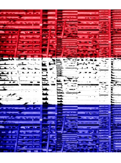Manufakturen-Blog-PopArt-Projekt: Hochregallager IX (Fahnen), rot / weiß / blau (Foto: Wigmar Bressel) aus der Serie 'Spiegelungen' - Collage, basierend auf einem Foto in der Produktion bei Deumer, der Manufaktur für Orden und Manschettenknöpfe in Lüdenscheid