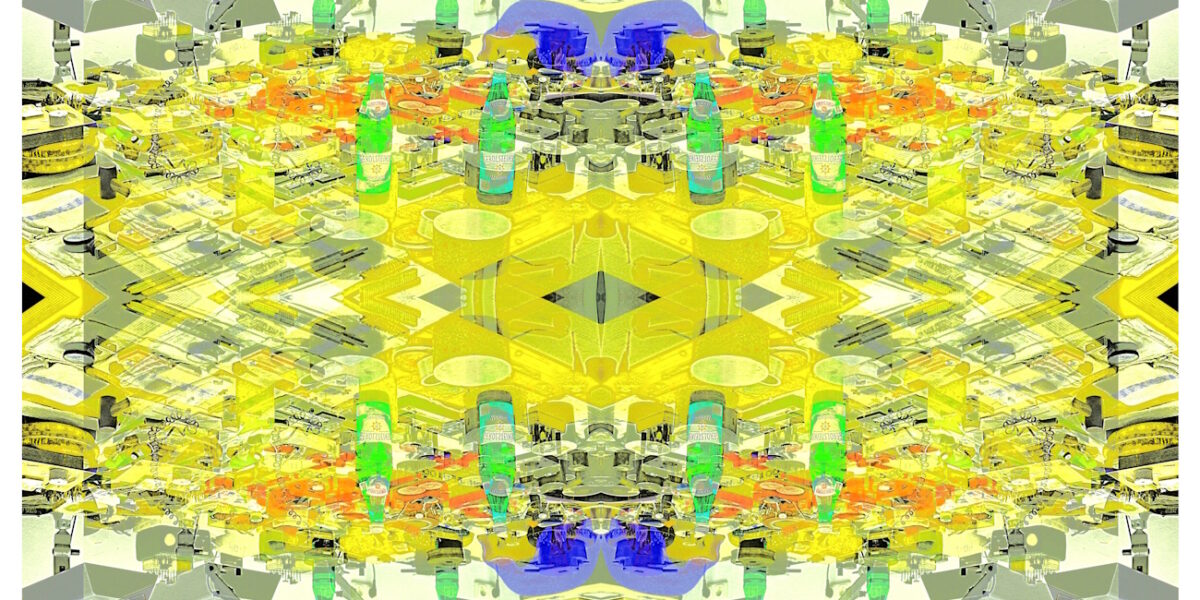 Manufakturen-Blog-PopArt-Projekt: Arbeitsplatzlampen & Gerolsteiner, zitronengelb (Foto: Wigmar Bressel) aus der Serie 'Spiegelungen' - basierend auf einem Foto im Werkzeugbau der Produktion der Medaillen- und Manschettenknopf-Manufaktur Deumer in Lüdenscheid