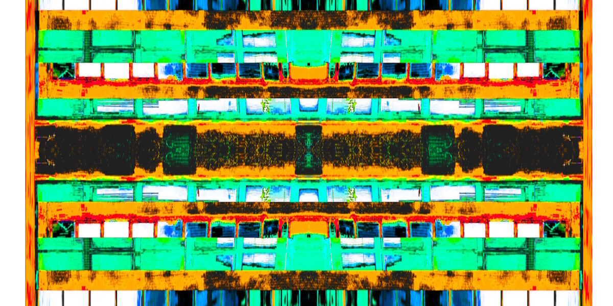 Manufakturen-Blog-PopArt-Projekt: Die Porzellanmanufaktur Dibbern VIII (fragmentiert), blau / hellgrün / orange (Foto: Wigmar Bressel) - Collage, basierend auf einem Foto des Werks der Porzellanmanufaktur aus Bargteheide in Hohenberg an der Eger