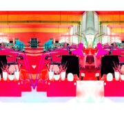 Manufakturen-Blog-PopArt-Projekt: Drei Arbeitsplatzlampen, magenta (Foto: Wigmar Bressel) aus der Serie 'Spiegelungen' - Collage, basierend auf einem Foto in ein Produktionsgebäude der Porzellanmanufaktur Dibbern in Hohenberg an der Eger hinein