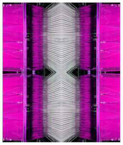 Manufakturen-Blog-PopArt-Projekt: Webstuhl VII, violett / weiß (Foto: Wigmar Bressel) aus der Serie 'Spiegelungen' - Collage, basierend auf einem Foto im Websaal der Leinenweberei Seegers & Sohn in Steinhude am gleichnamigen Meer