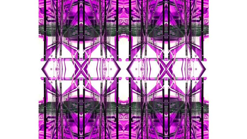 Manufakturen-Blog-PopArt-Projekt: Webstuhl XII, violett / anthrazit (Foto: Wigmar Bressel) aus der Serie 'Spiegelungen' - Collage, basierend auf einem Foto am Webstuhl im Atelier der Webmeisterin Maike Weyrich in Hamburg-Bergedorf