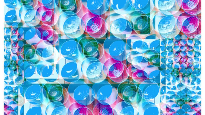 Manufakturen-Blog-PopArt-Projekt: Schalen VI (Fahnen), hellblau / violett (Wigmar Bressel) aus der Serie 'Spiegelungen' - Collage, basierend auf einem Foto in der Werkstatt der Independent-Keramikerin Frauke Alber in Bremen