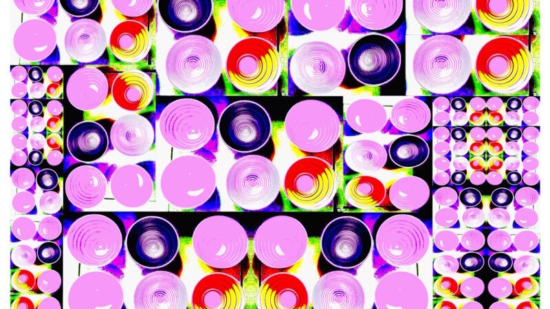 Manufakturen-Blog-PopArt-Projekt: Schalen IV (Fahnen), lila (Wigmar Bressel) aus der Serie 'Spiegelungen' - Collage, basierend auf einem Foto in der Werkstatt der Independent-Keramikerin Frauke Alber in Bremen